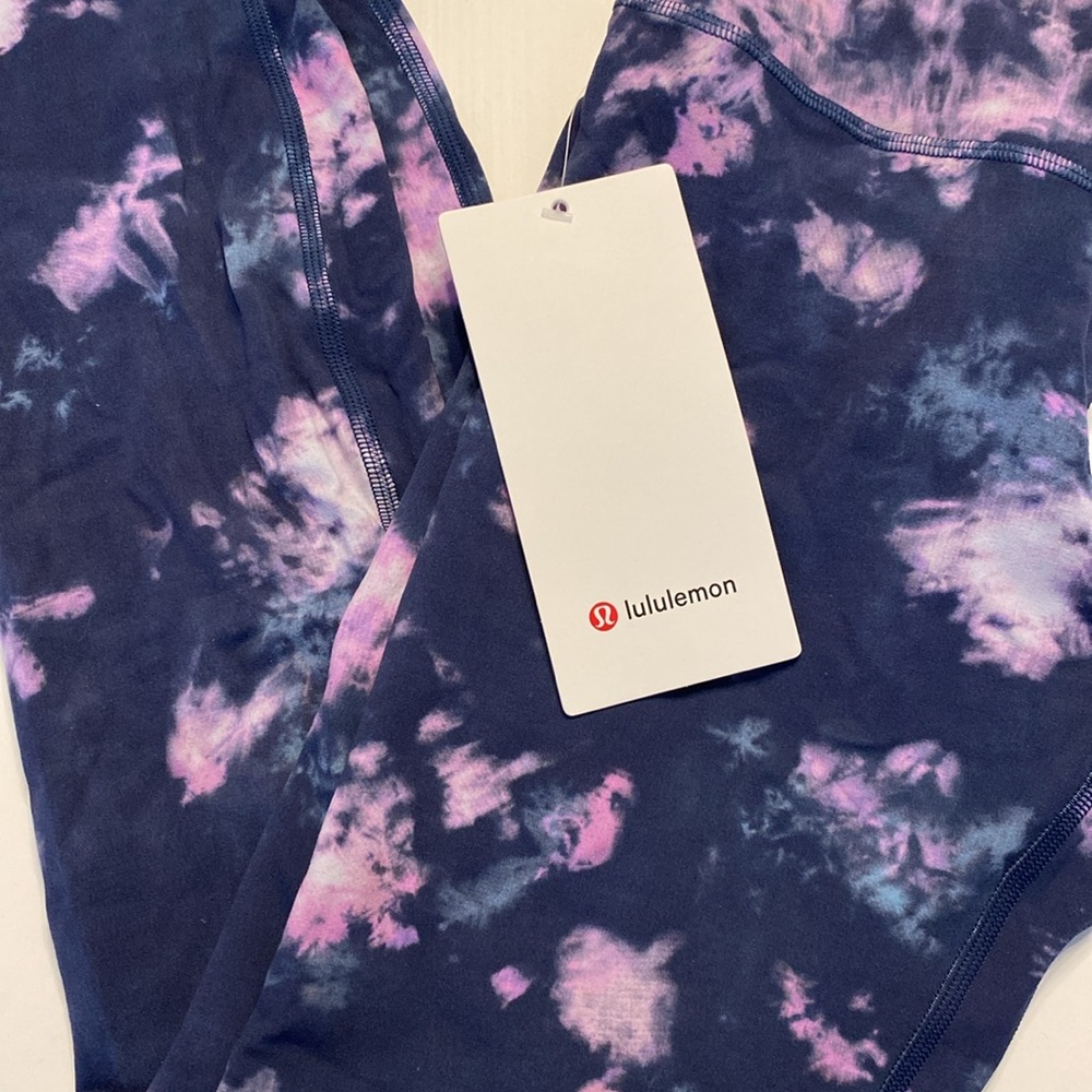 NWT LULULEMON Aligns. - Picture 4 of 5